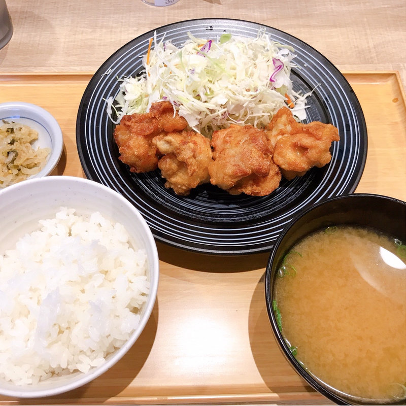 唐揚げ定食(揚げたて食堂　アゲルヤ　両国店)