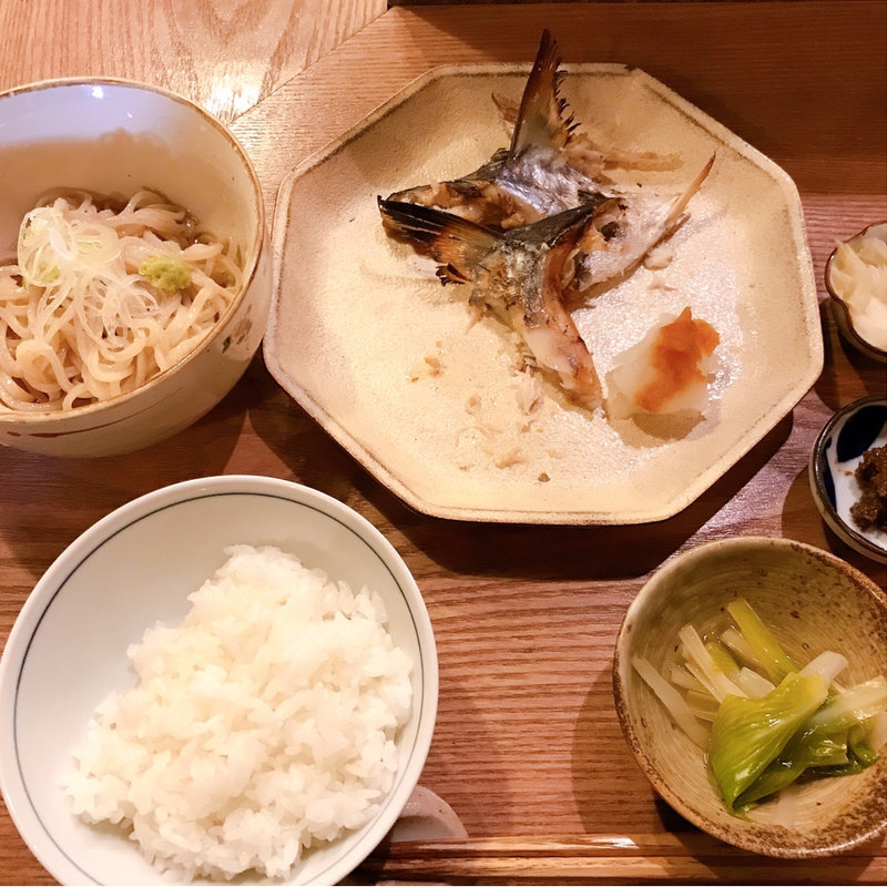 焼き魚定食(猫も杓子も)