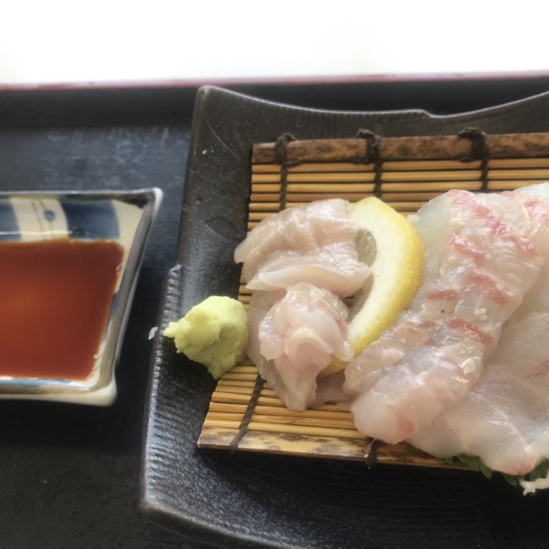 ヒラメのお刺身(食事処 万祝)