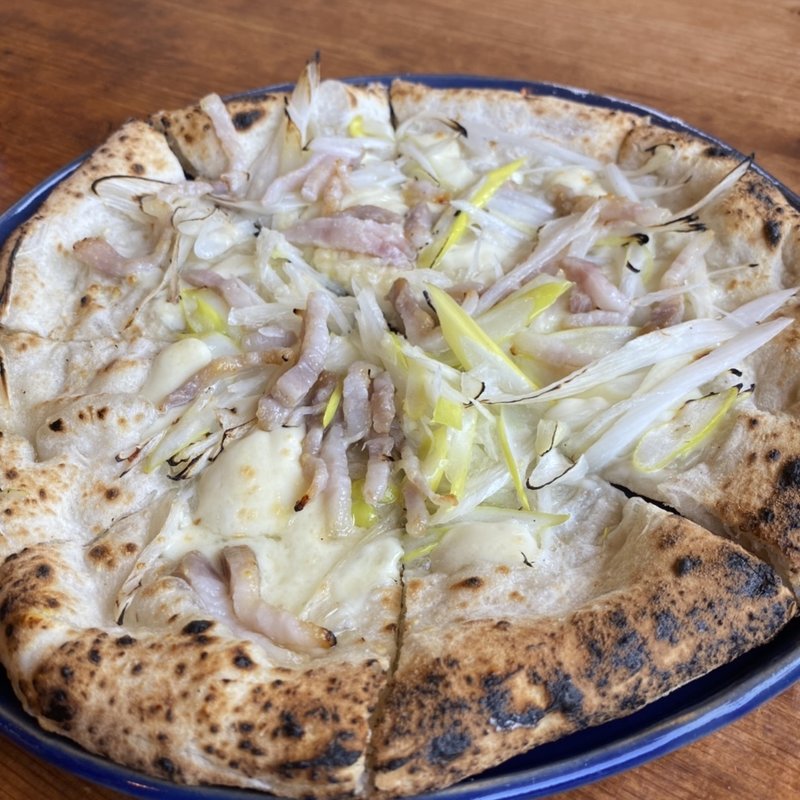 パンチェッタと深谷ねぎのピザ(パッツォディピッツァ！ギョウダ[PAZZO-DI-PIZZA!GYODA])