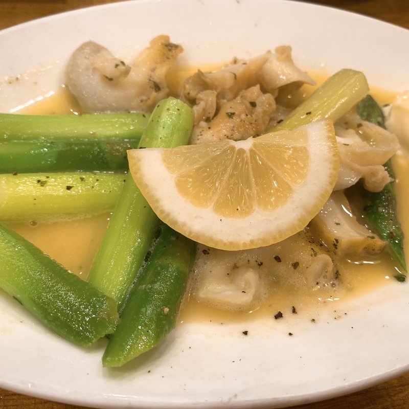 つぶ貝とアスパラのガーリック炒め(呑者家 末広通り店 （どんじゃか）)