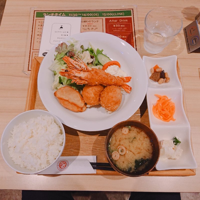 カニクリームコロッケ＆海老フライセット(洋食堂はなや)