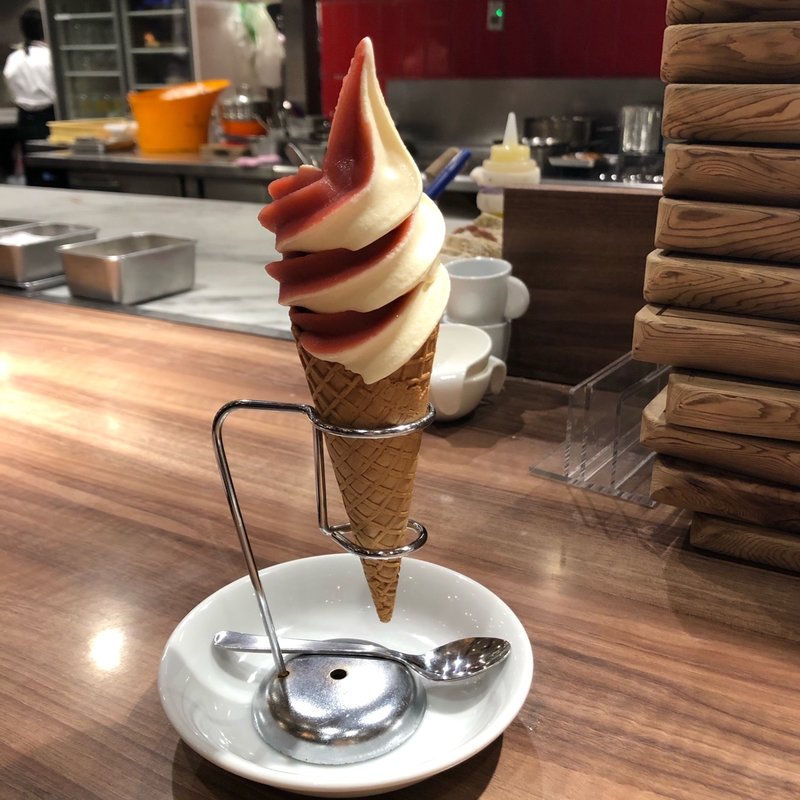 ★イチゴとマスカルポーネのソフトクリーム★(俺のイタリアン 東京)