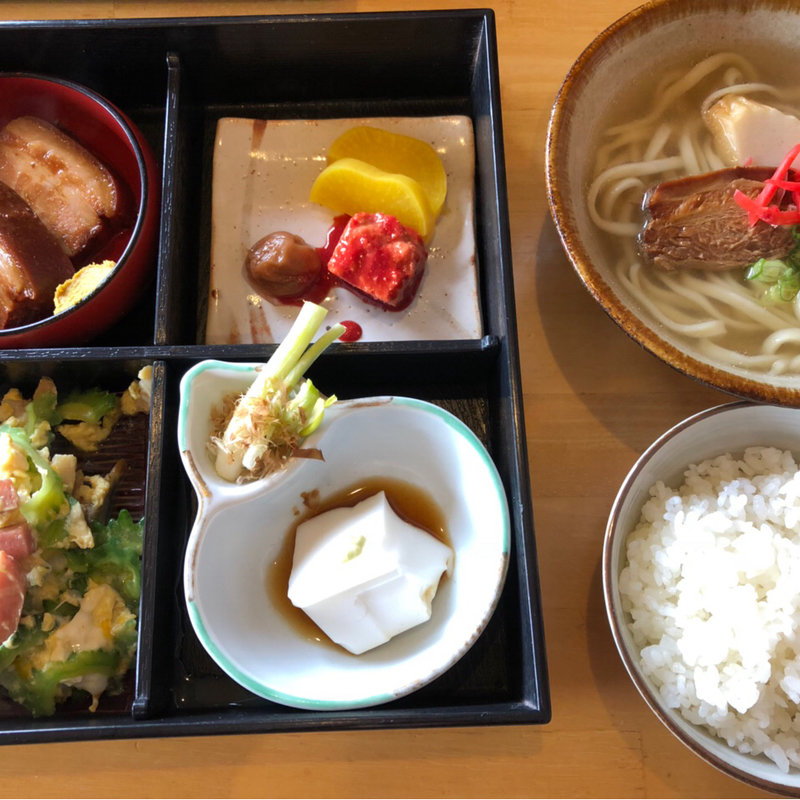 (沖縄家庭料理の店はは)