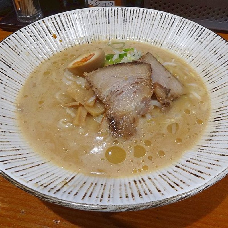 とんこつ醤油ラーメン(らーめん 仙楽)