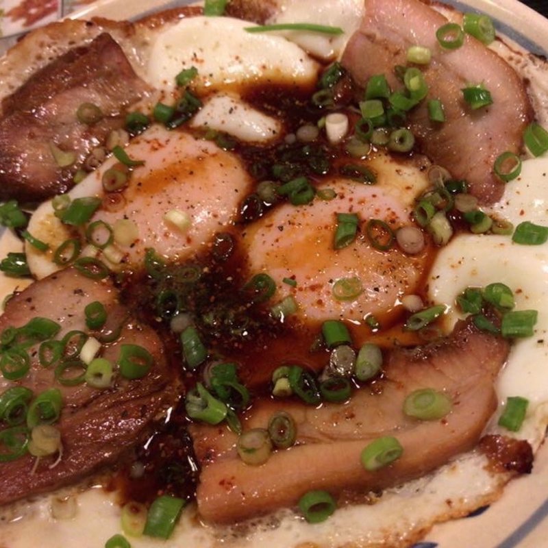 目玉焼きチャーシュー(焼鳥専門店すみ )