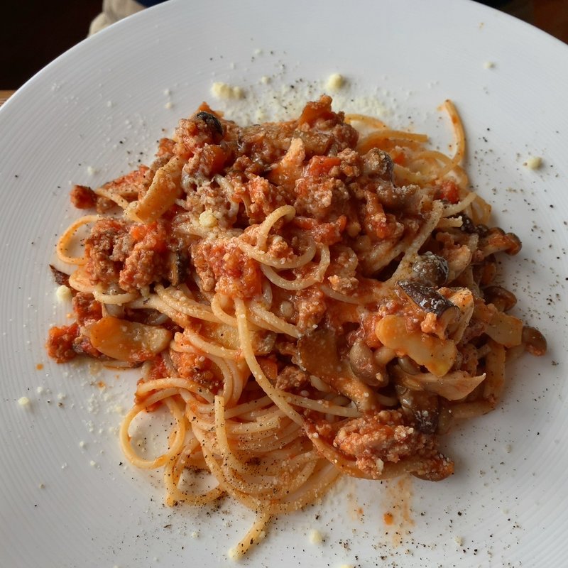 麦豚ときのこのボロネーズ(オチガビ （Occi Gabi）)