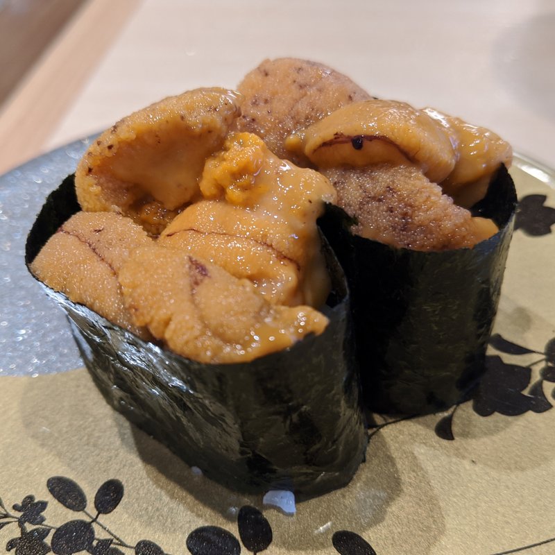 生うに軍艦(廻転とやま鮨　銀座)