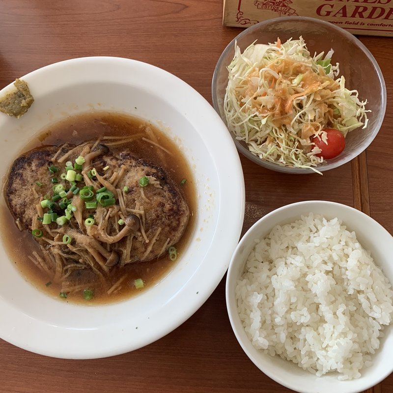 きのこ入りおろし煮ハンバーグ(いなもと)