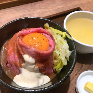 黒毛和牛のローストビーフ丼(ローストビーフ大野 新宿店)