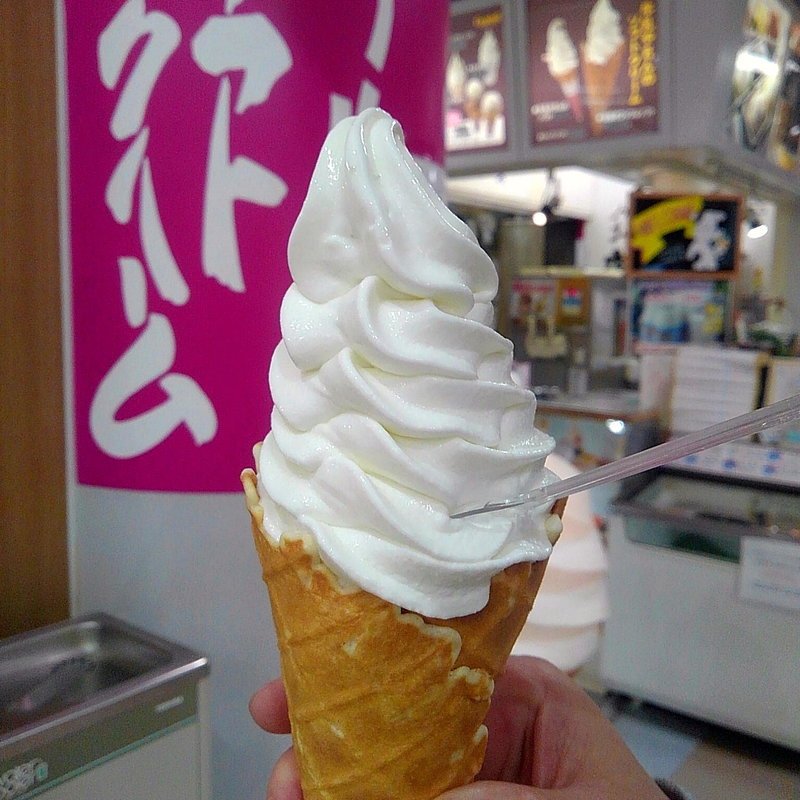 手焼きワッフルソフト(栗駒フーズ 秋田ふるさと村)