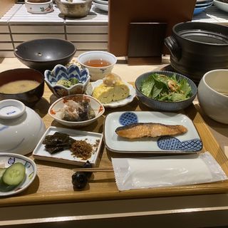 烏丸御池駅周辺でのおすすめごはんbest30 Sarah サラ