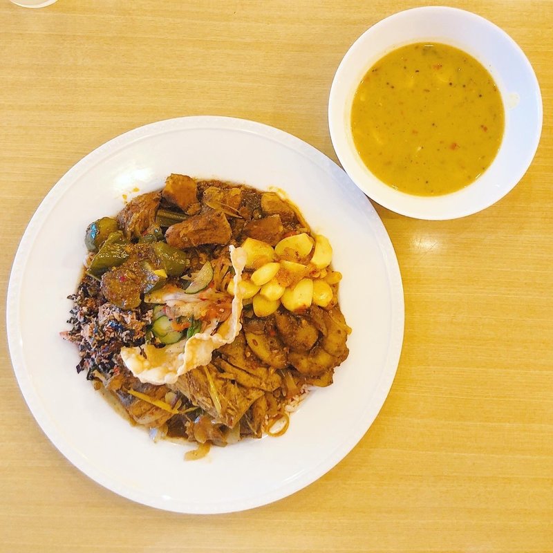 スリランカカレープレート ダブル(KING LION スリランカレストラン＆バー)