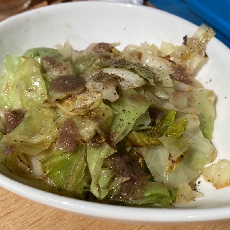 キャベツのアンチョビソテー(BEER BOMB)