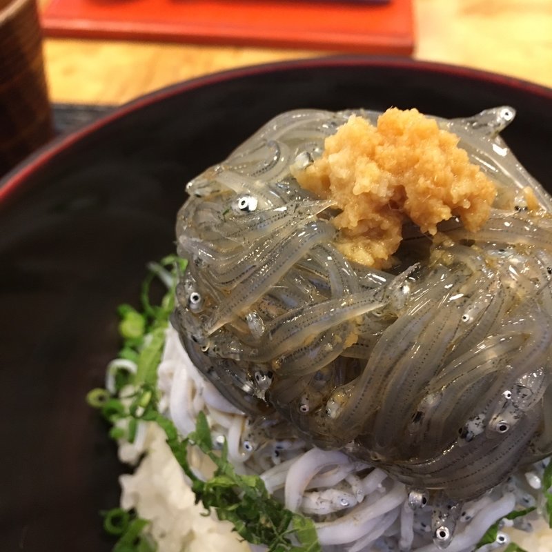 生しらす丼(食事処 秋本)