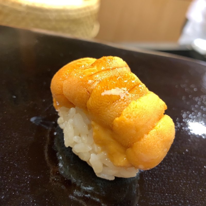 うにの握り(日本橋 蛎殻町 すぎた)