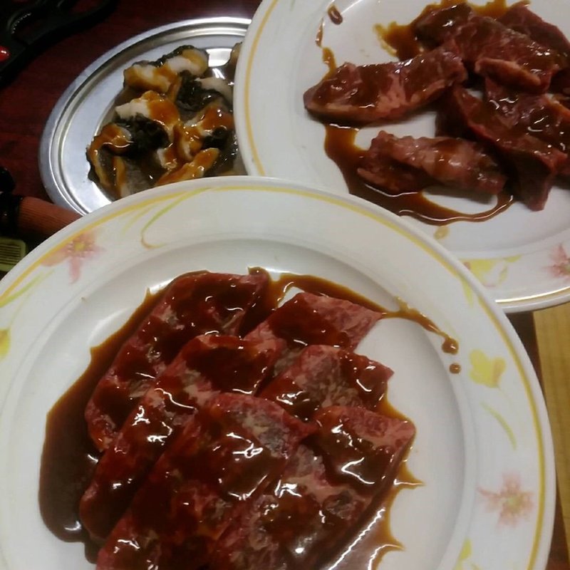 松阪牛特選セットと松阪牛ホルモン込(一升びん 平生町店 )