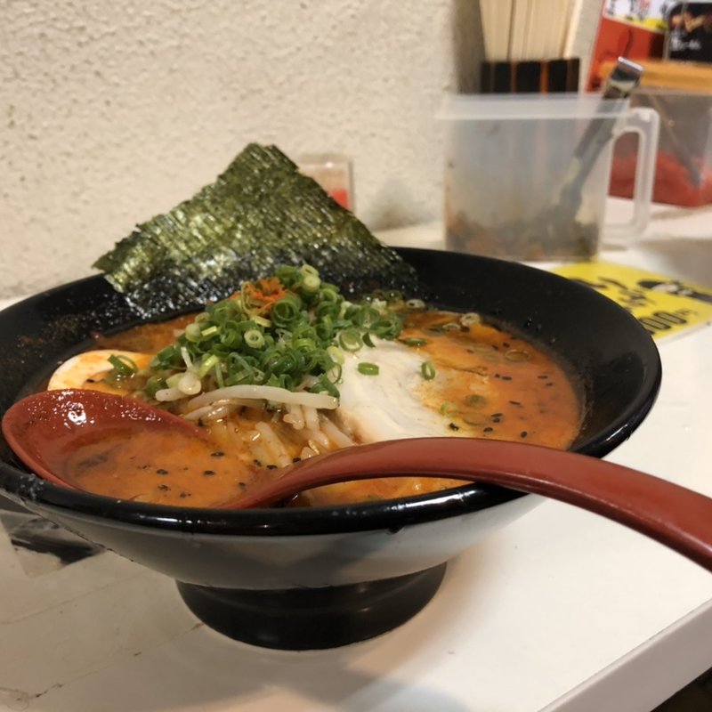 とんこつ赤辛ラーメン(麺屋 一矢 (いっし) 中洲本店)