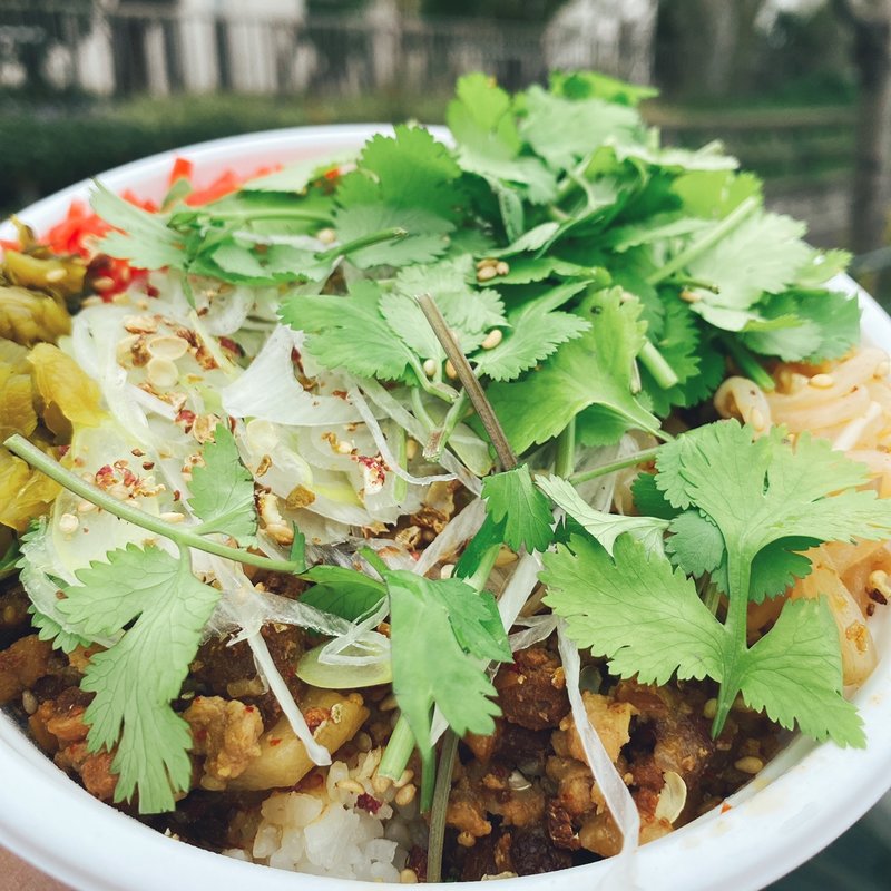 麻辣魯肉飯(裏なかみ家)