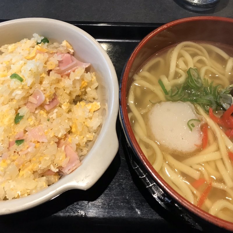 日替りランチ　沖縄そば&ピラフ(Cafe Restaurant 縄)