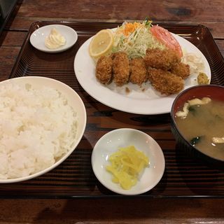 カキフライ定食(だるま家 本店)