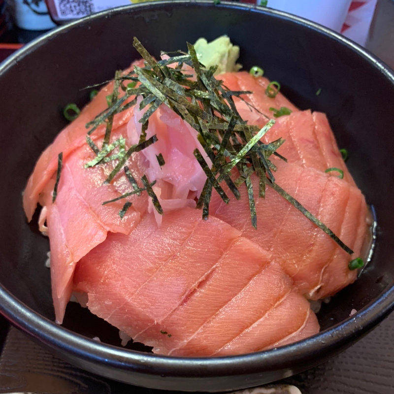 マグロ丼(もてなしや)