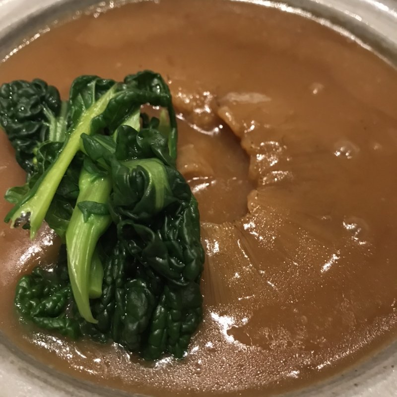 土鍋入りフカヒレの松茸ソース煮込み、焼き松茸添え(中国料理 礼華 四君子草 日比谷ミッドタウン店)