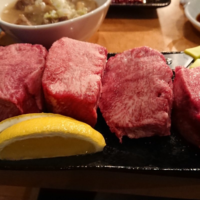 厚切り牛タン(焼き肉ばんげ)