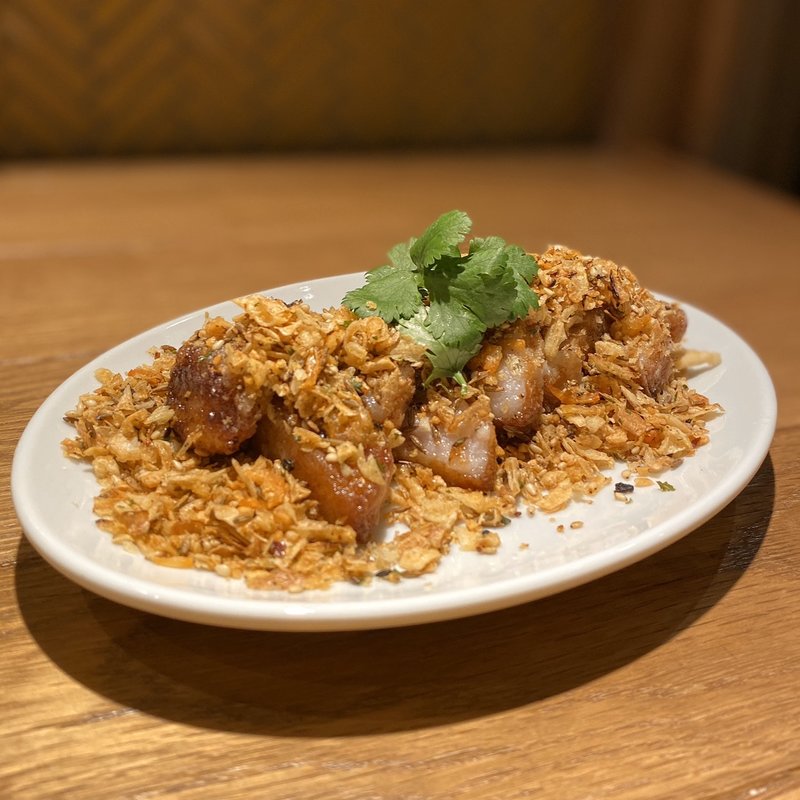 豚肉カリカリ揚げ 食べるスパイスがけ(ハーフサイズ)(蕃椒屋鉄三郎)