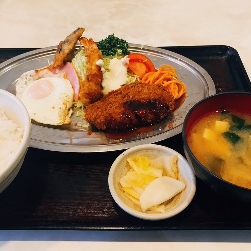 エビフライ&メンチカツ定食(キッチンさん吉)