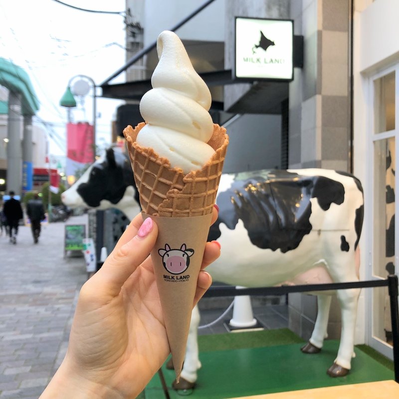 ミルクソフトクリーム（プロセスグループ夢民舎）(MILKLAND HOKKAIDO→TOKYO　ミルクランド北海道)