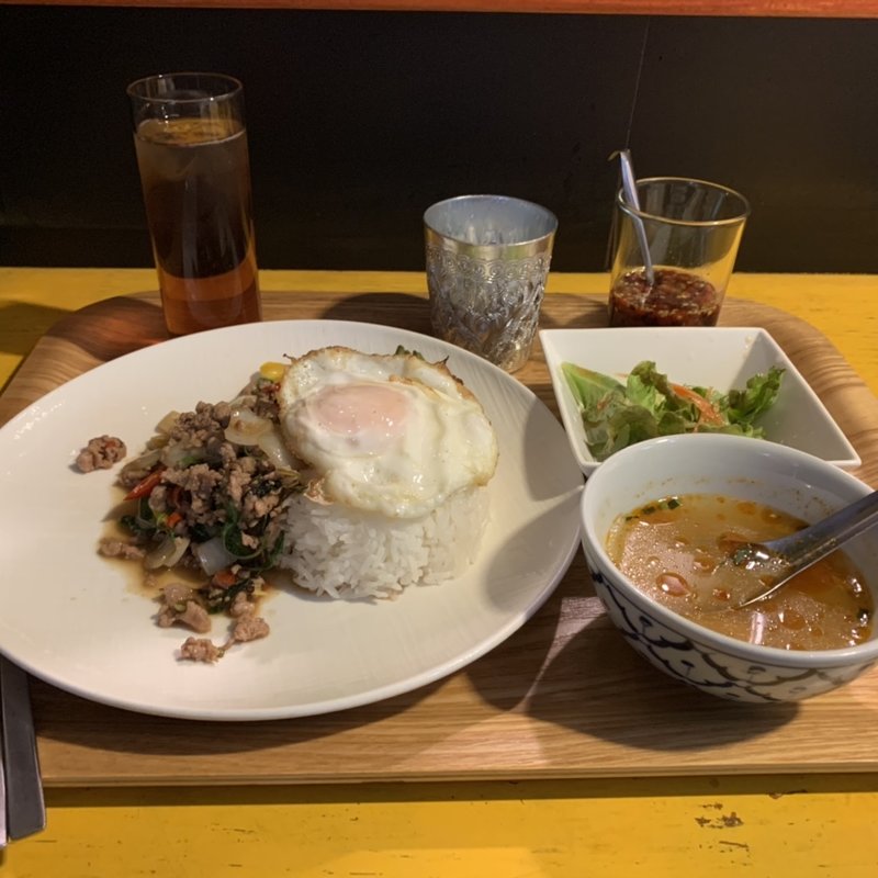 ガパオムラードカオ(サイアム大通店)