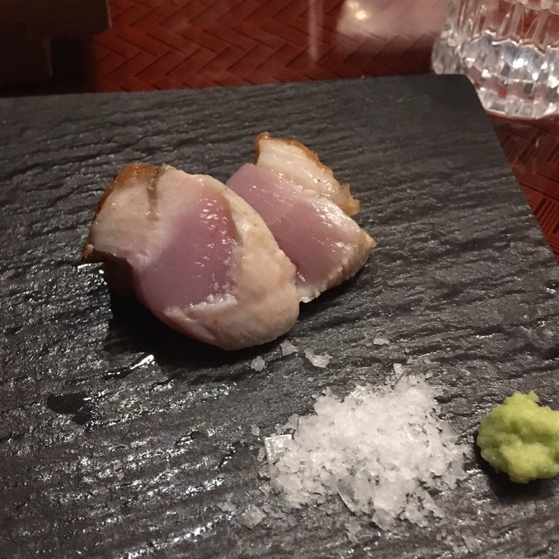 胸肉の炙り焼き(日本酒×ワイン＝地鶏バル )