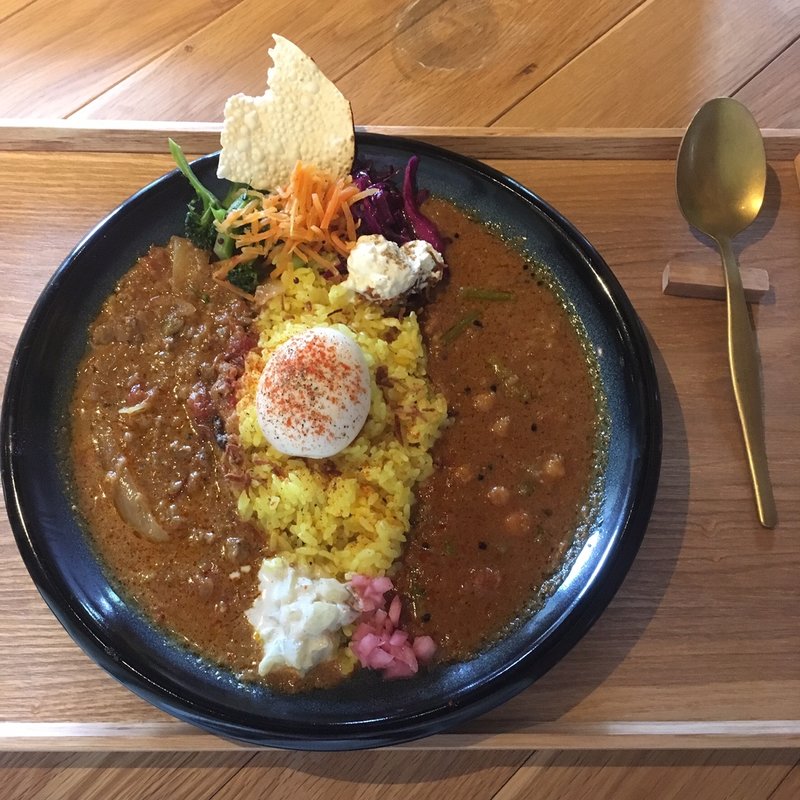 カレーあいがけ(ヤエ食堂)