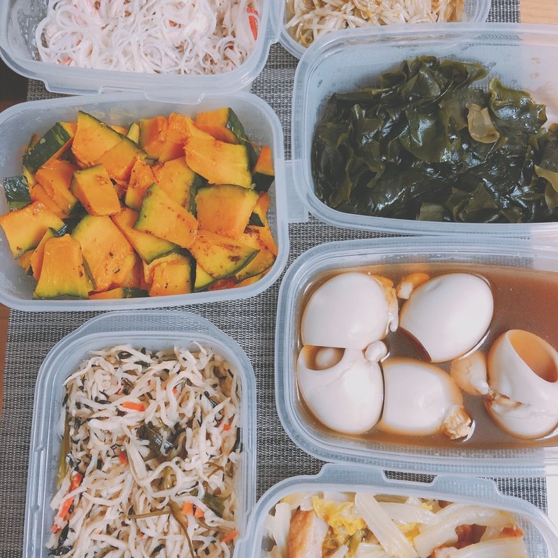 副菜祭り（･春雨サラダ ･南瓜のバターソテー ･切り干し ･もやしのバジル炒め ･わかめのサッと煮 ･煮ない漬け玉子 見えてないけど ･白菜の炊いたん）(すえ☆pi亭)