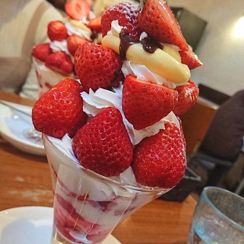 あまおうパフェ(ARROW TREE （アロー ツリー）)