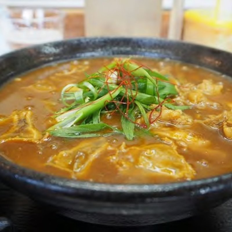 名物かすカレーうどん(麺くい やまちゃん)
