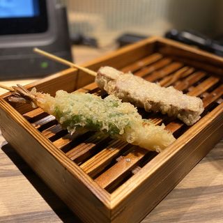 海老しそ巻き、牛肉天(天ぷらとおでん 個室居酒屋 天串 金山駅前店)