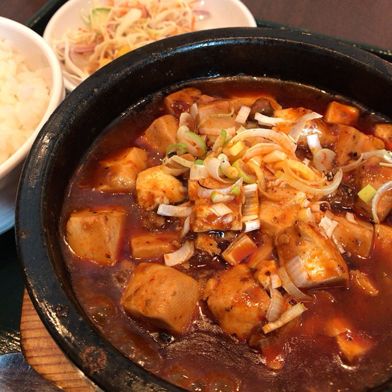 石焼き麻婆豆腐(中華ダイニング食之居)