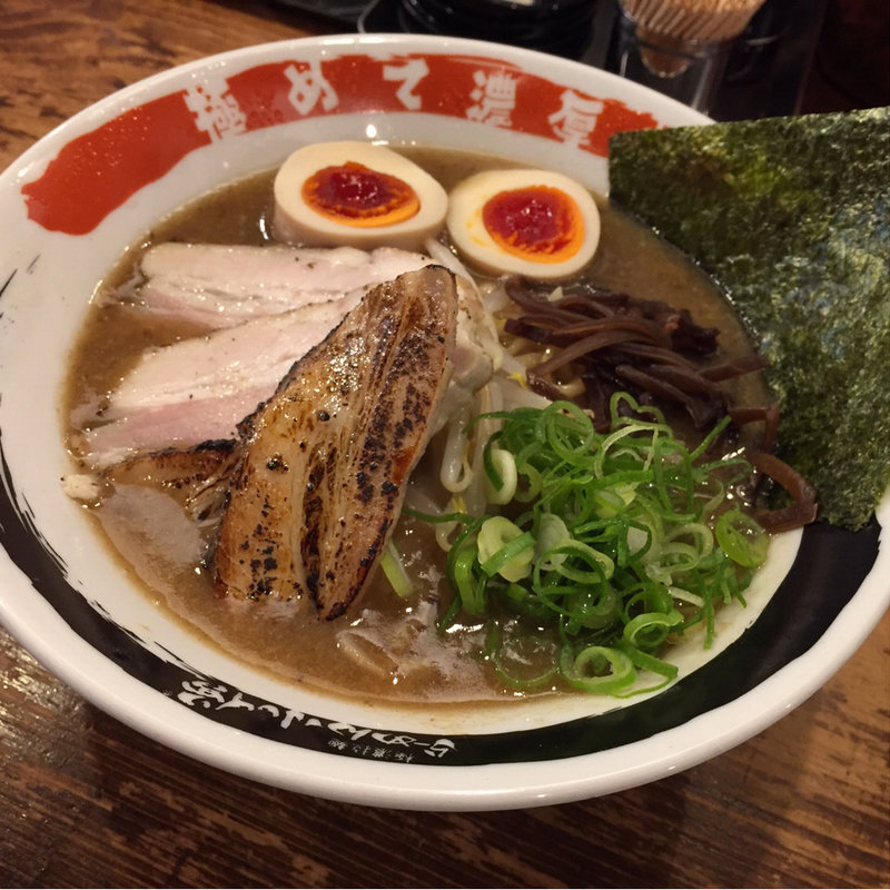 小僧らーめん(極濃豚骨 らーめん小僧)