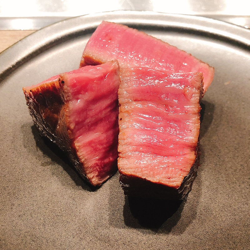 特選赤身の厚切りステーキ(うしごろ 銀座店)