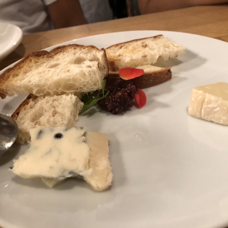 チーズ盛り合わせ(船橋ワインバル八十郎商店)