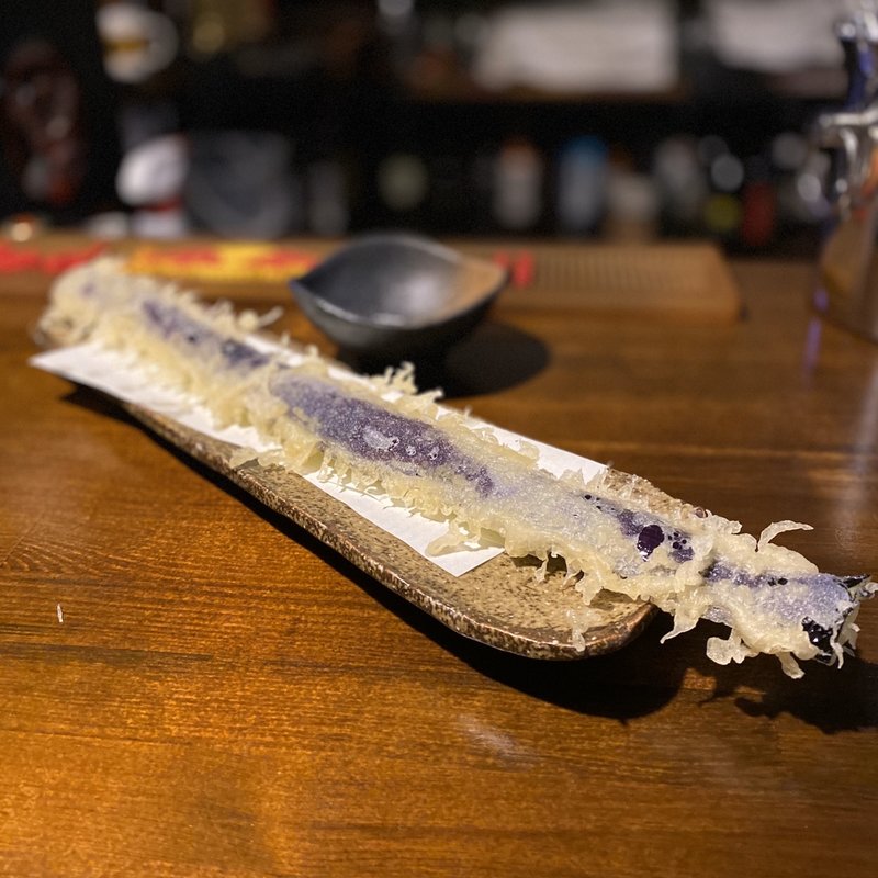 絶対撮りたくなる長ナス(SOBA.BAR.PARTY SPACE 縁)