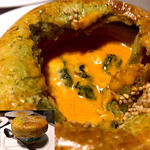 細切りチキンととろけるチーズ、緑の野菜きのこのつぼ焼き(パプリカソース)