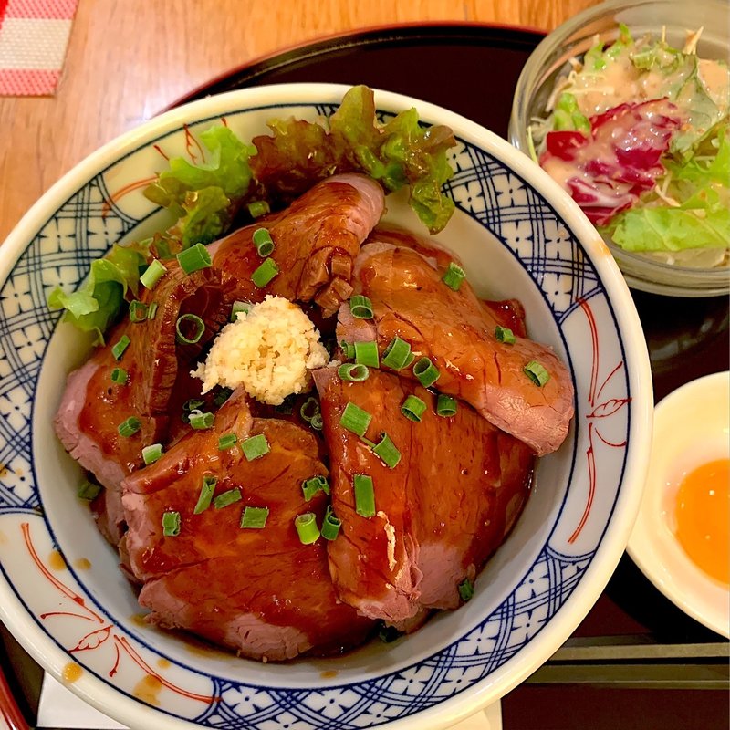 スーパーローストビーフ丼(トムキャット ニューオータニ店)