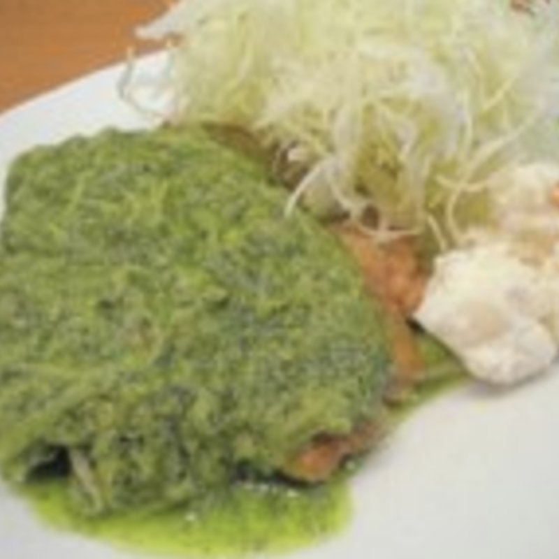 バジルソースのチキンソテー(キッチンたか)