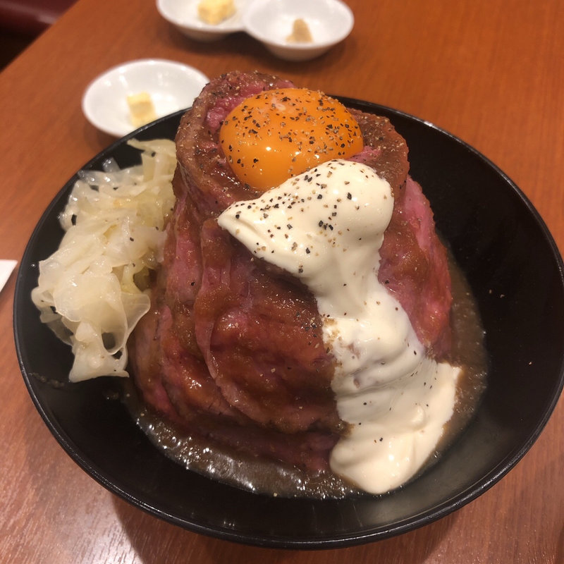 名物和牛ローストビーフ丼(洋食 大野亭)