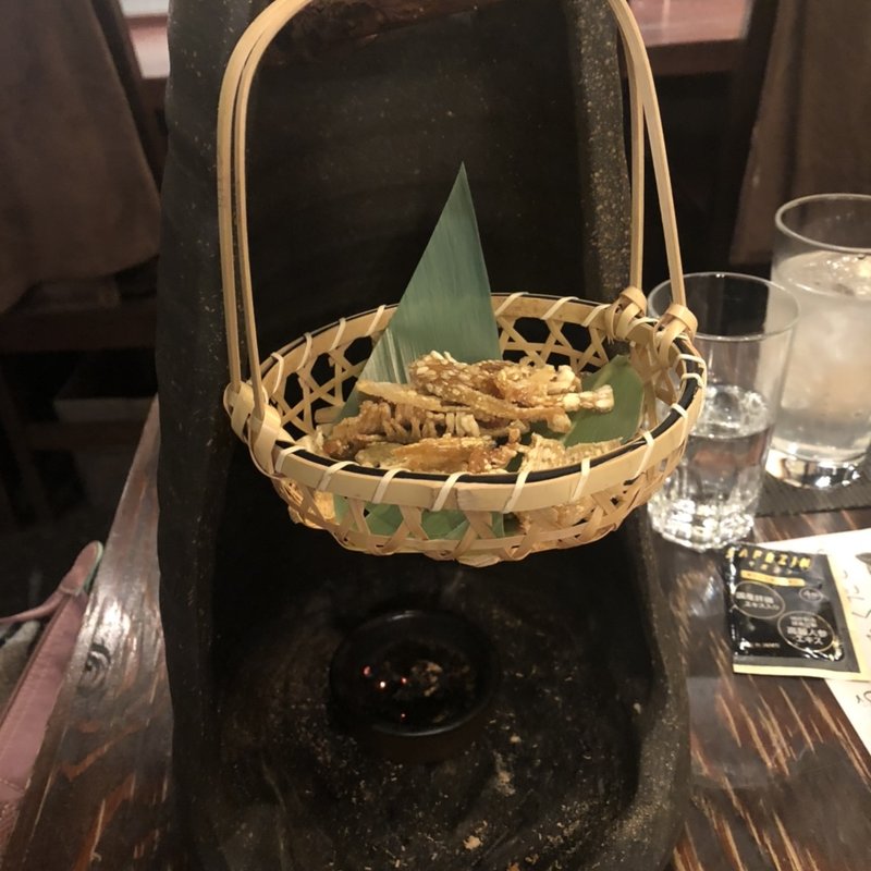 たけのこの煎餅(炉端美酒食堂 炉とマタギ 西梅田 )