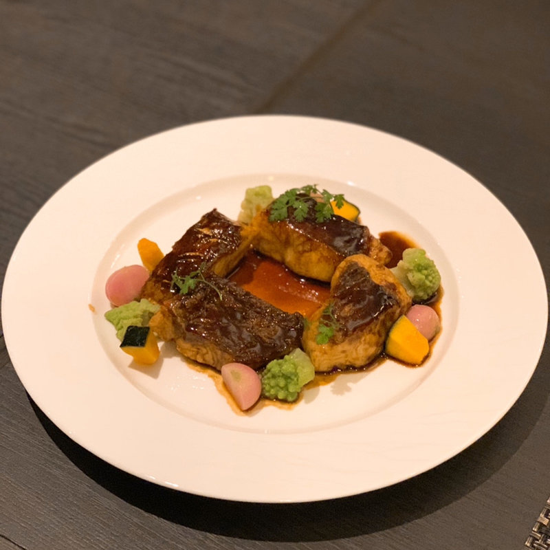 鯛の赤ワイン風味 ブレゼ(スカイラウンジ リーガトップ （RIHGA TOP）)