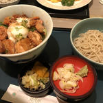 鶏照り焼き丼と蕎麦セット(バラエティきっちん紙風船)